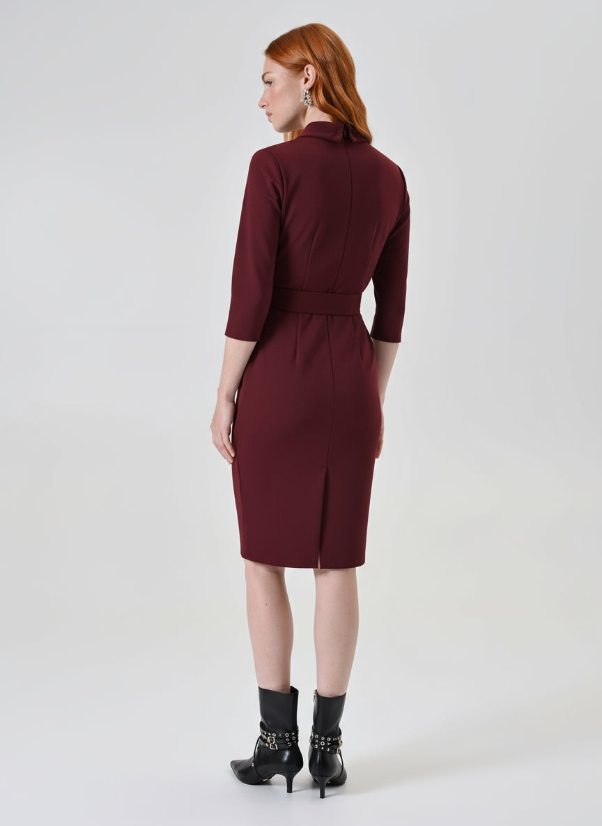 Abito tubino con cintura