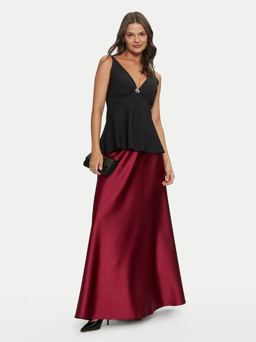 Top Sfiancato in Raso Scollato con Coppe e Spilla Gioiello