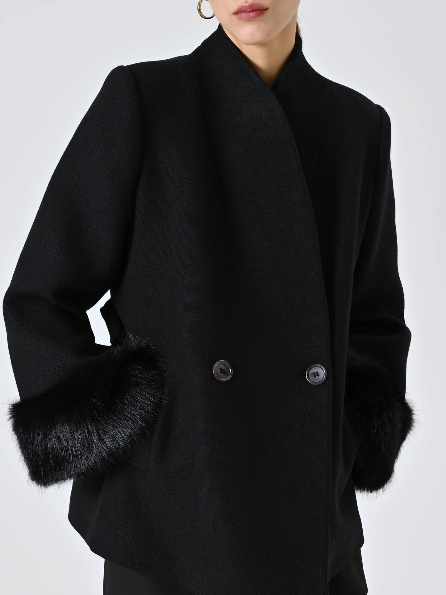 Cappotto Corto Inserti Effetto Pelliccia