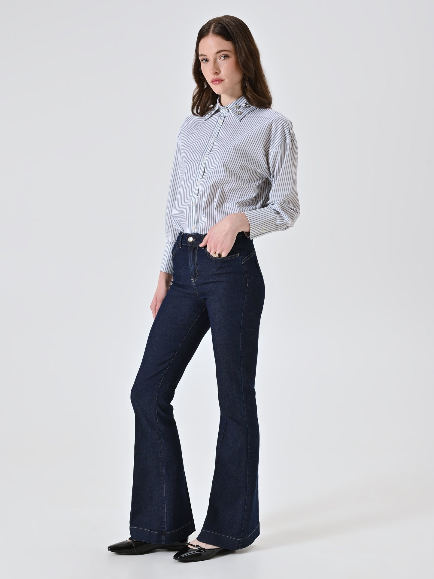 Jeans Flared Lavaggio Uniforme