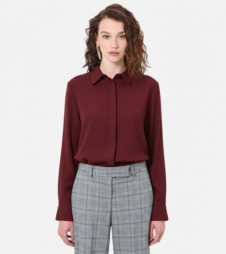 Camicia in Raso con Abbottonatura Nascosta