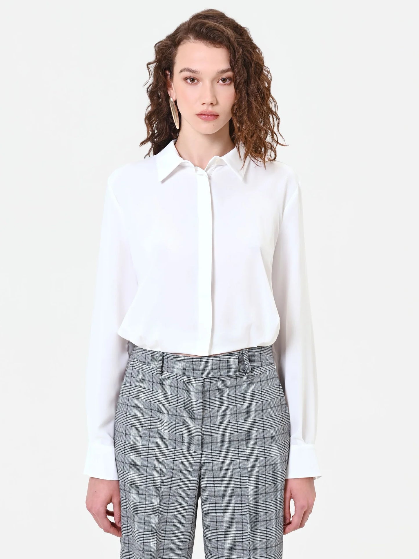 Camicia in Raso con Abbottonatura Nascosta