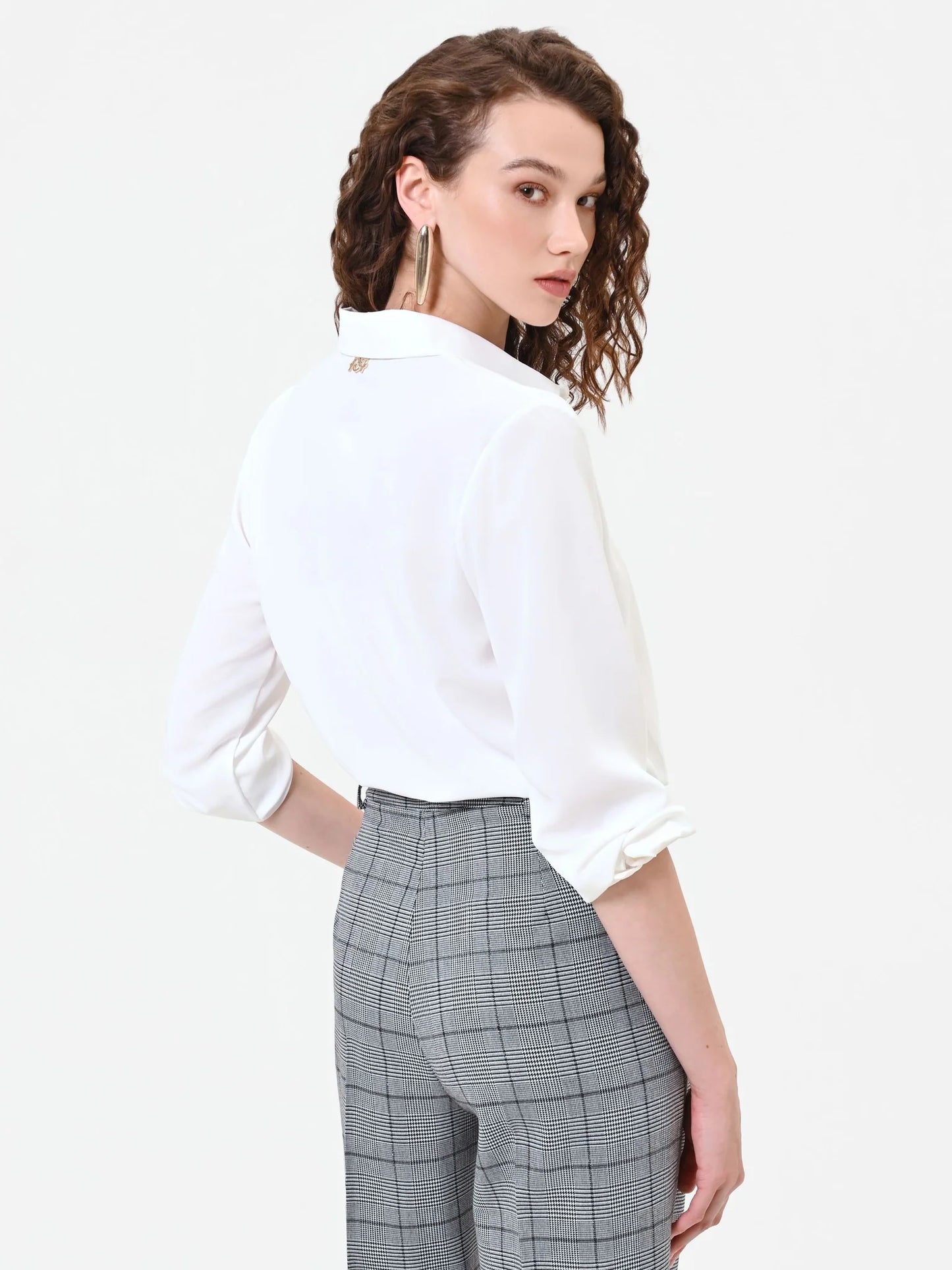 Camicia in Raso con Abbottonatura Nascosta