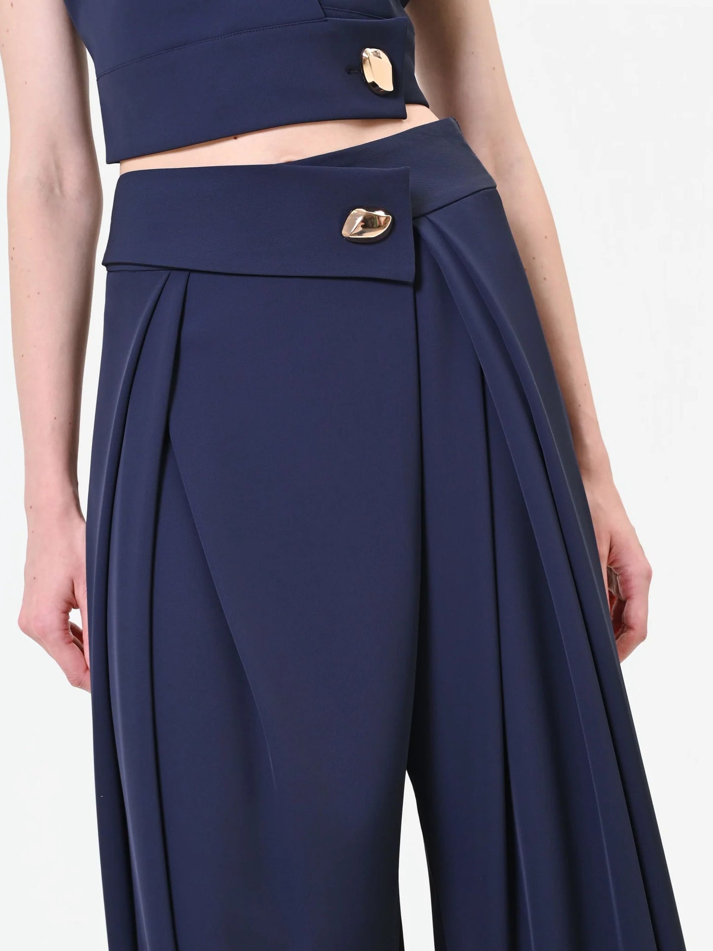 Pantalone Palazzo con Bottone Design